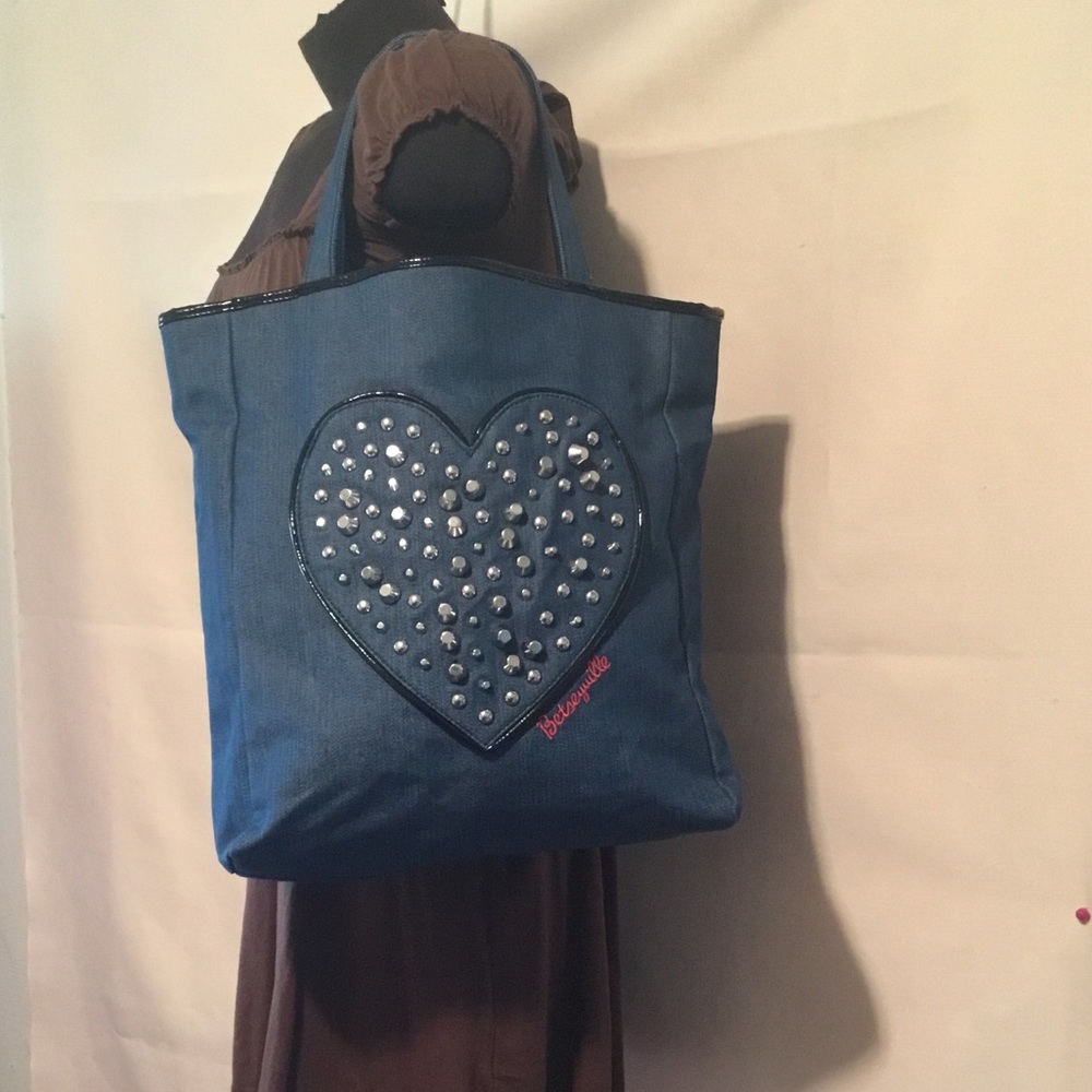 💕$35 SALE Betsey Johnson Betseyville Denim bag